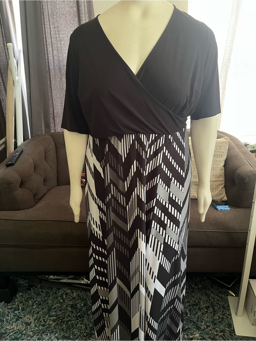 Sandra Darren Black & White Geometric Faux-Wrap Maxi Dress